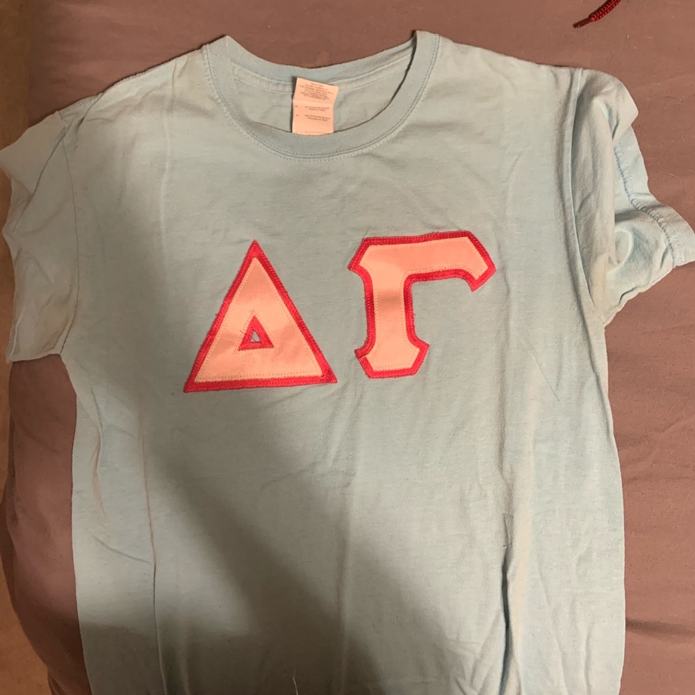 Delta Gamma lettered short sleeve shirt S